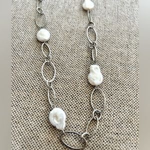 36” Silver and mother of pearl necklace open link.